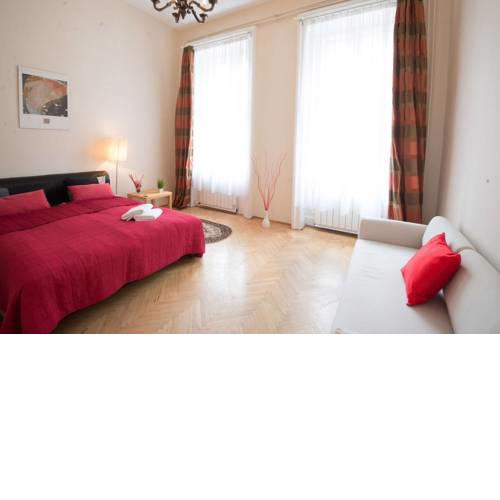 Andrassy Avenue apartment Room 6