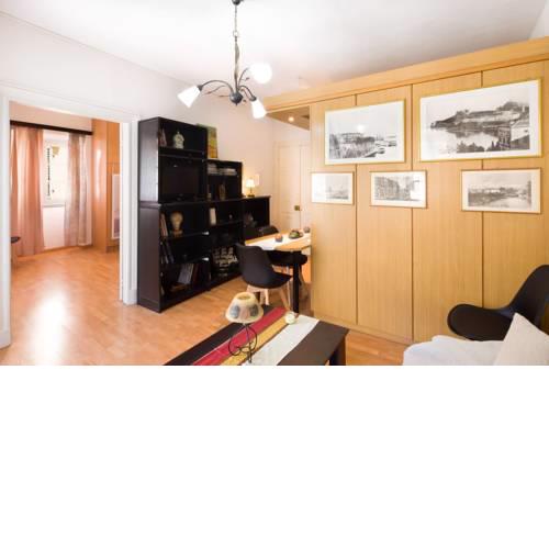 Andrew's Old Town Apartment - by Corfuescapes