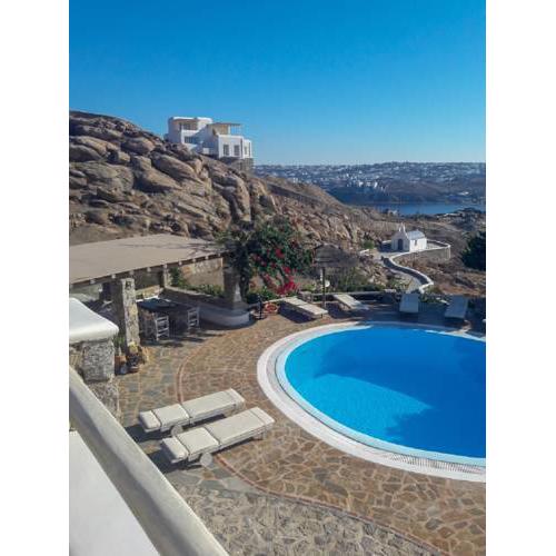 Anemoessa Villas with Pool!