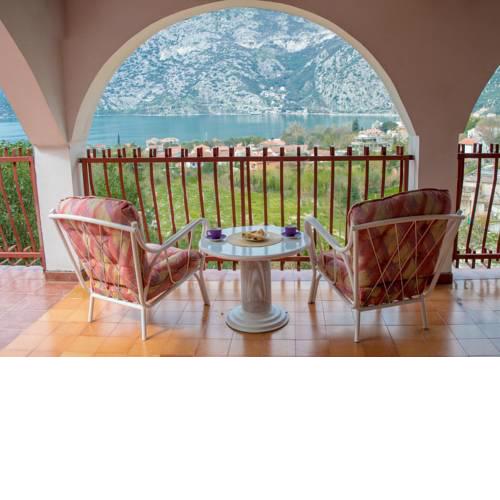 Aneta Apartments