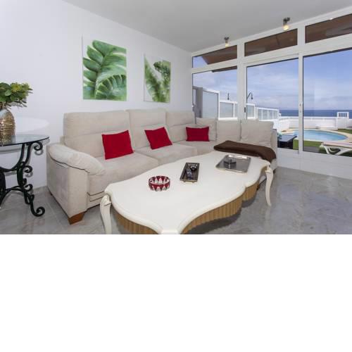 Anju Villas, front line sea Villa la Caracola