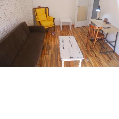 Anna Midwest Apartment