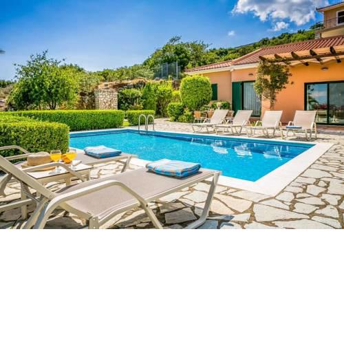 Anninata Villa Sleeps 6 Air Con WiFi