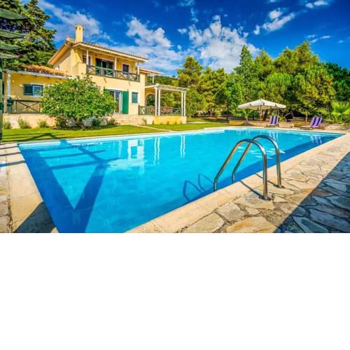 Ano Vasilikos Villa Sleeps 10 with Pool Air Con and WiFi