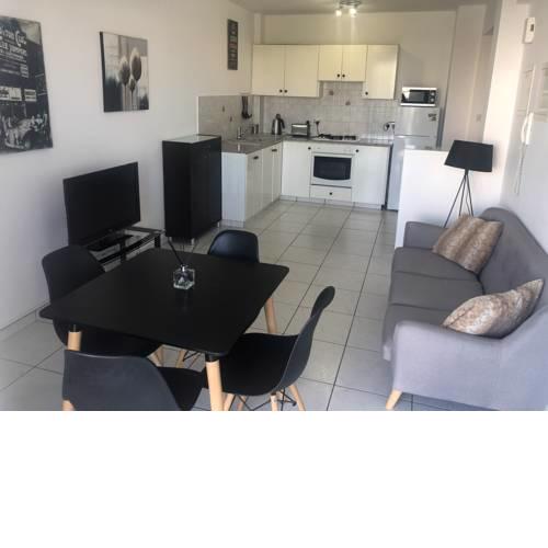 Anthi Court - One bed apartment with a pool near Dasoudi area