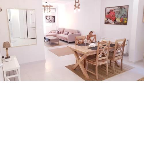 Antigonidon Square Luxury Apartment