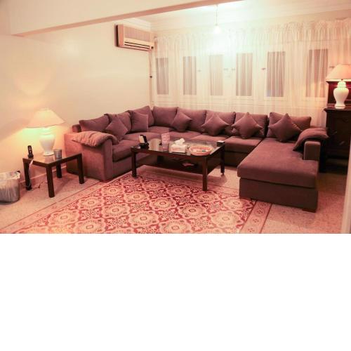 Antique Apt, Giza