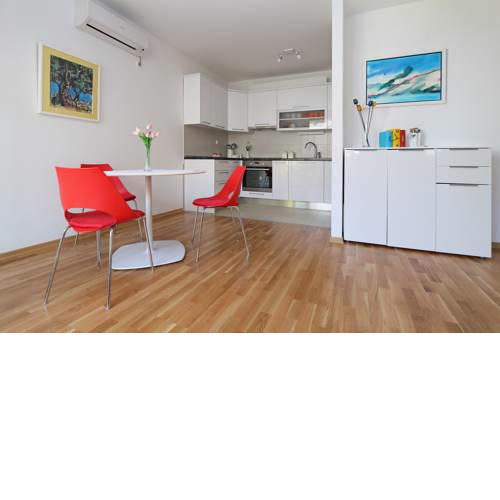 Antonijas sunny apartment