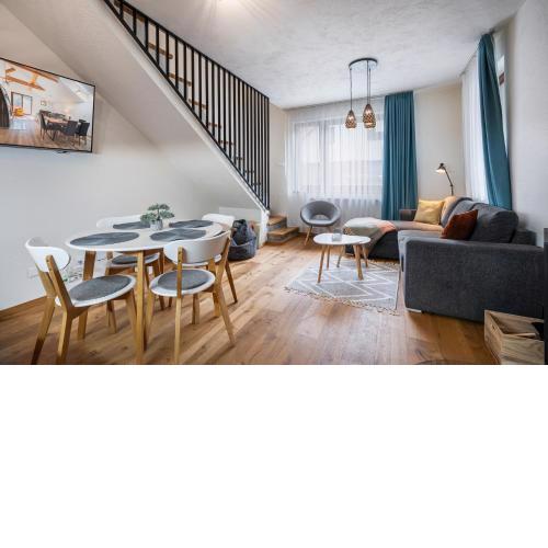 Aparment Klara - 24h Reception - Washer - Fireplace - 2 Floors - Lots of attractions in the area