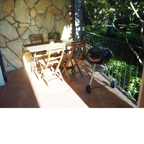 Apartament al costat de la platja amb pk i jardí