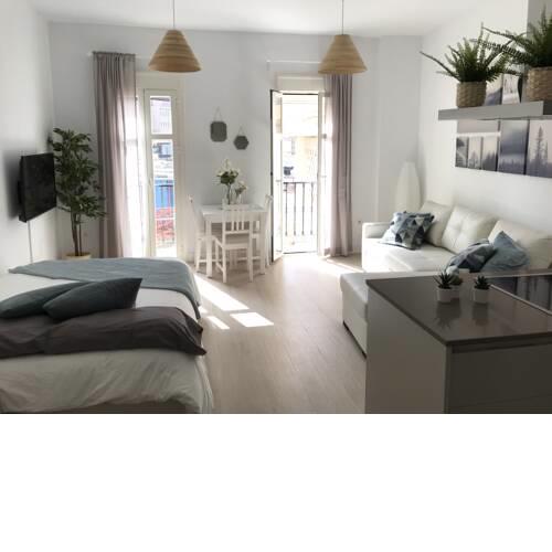Apartamento a estrenar a 3 minutos Larios Brand New apartment 3 minutes from Larios Street