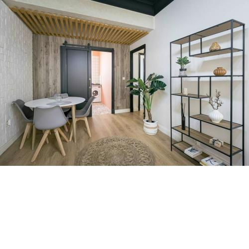 Apartamento céntrico, cerca de la playa y parking.