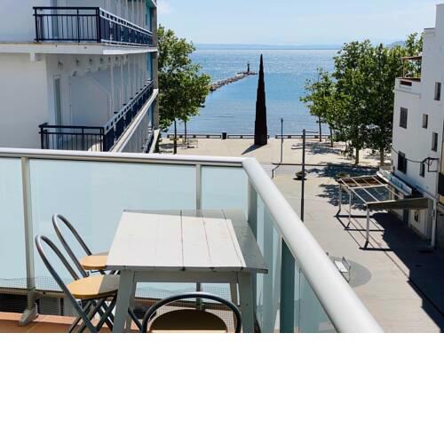 APARTAMENTO CÉNTRICO Y PLAYA EN ROSES - calle Sant Elm