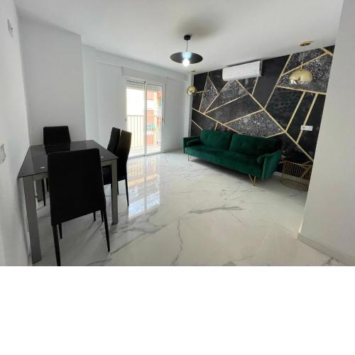 APARTAMENTO CENTRO 2ª LINEA DE PLAYA