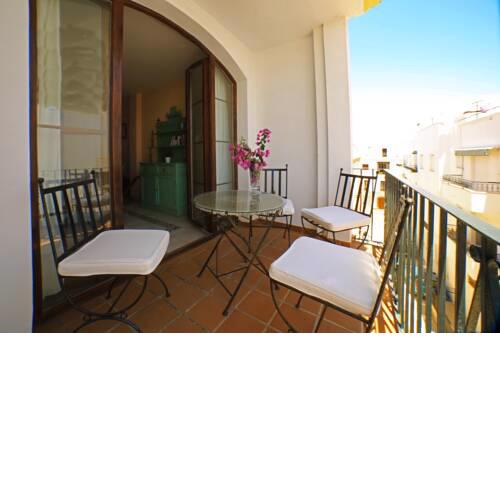 Apartamento con balcon