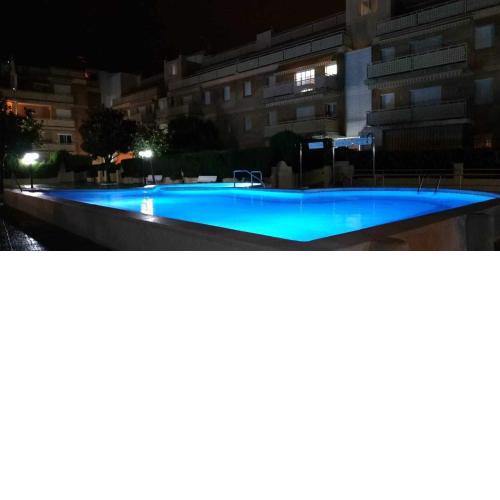 Apartamento con piscina en segunda línea de mar