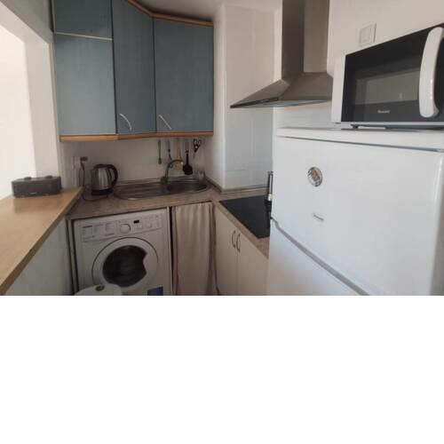 Apartamento con piscina y vistas al mar
