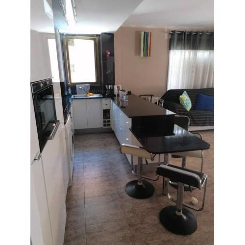 APARTAMENTO CON WIFI Y PISCINA EN BLANES FRENTE A LA PLAYA - Costa Brava