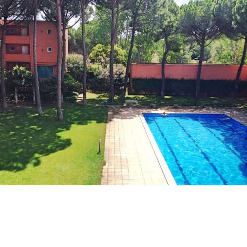 Apartamento con WiFi y Piscina en Pals Playa