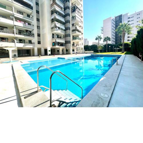 Apartamento Costa, exclusivo, comodo, soleado, amplia piscina, jardines, paddle y a la playa muy cerca, andando