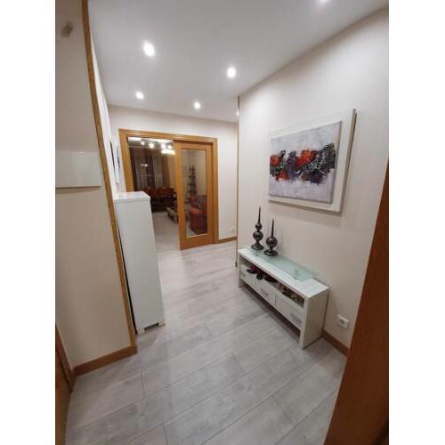 apartamento de tres dormitorios con garaje y todos los servicios cerca