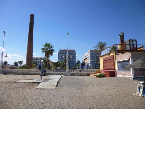 Apartamento en la playa! Parking, wifi, piscina, aire acondicionado y Netflix!