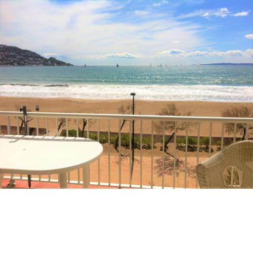 Apartamento En Primera Linea De Mar, Roses