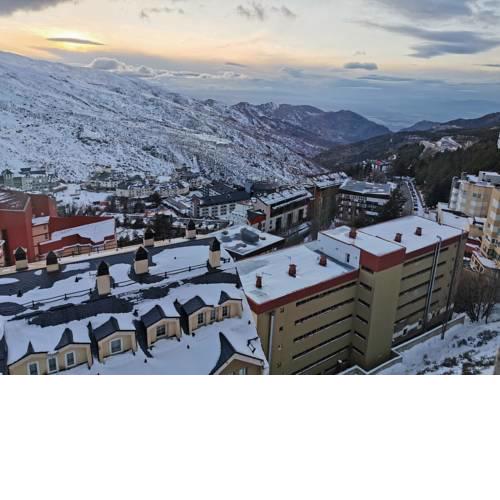 Apartamento en Sierra Nevada, próximo a pistas y plaza central, zona media.