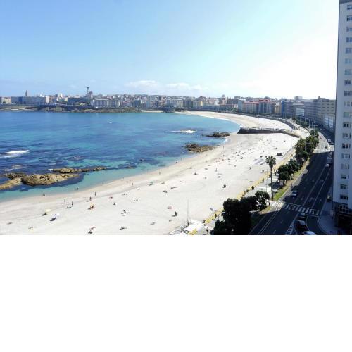 APARTAMENTO ENTERO-PLAYA DE RIAZOR AMPLIO Y SOLEADO