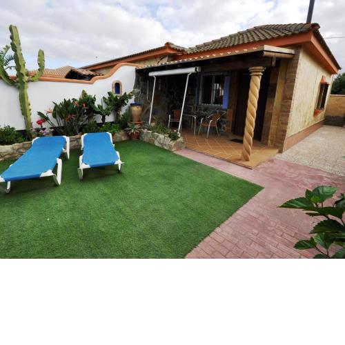 Apartamento estilo morisco con jardín y barbacoa