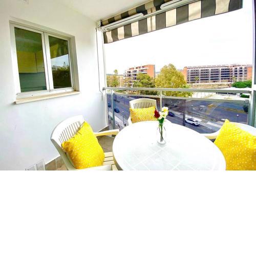 Apartamento familiar con piscina a pasos del mar