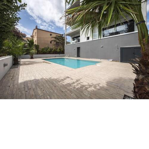 Apartamento moderno con piscina y parking cerca de la playa