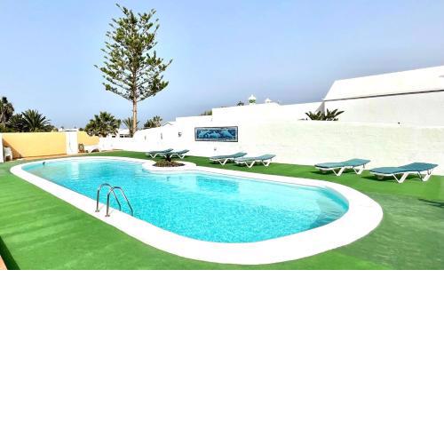 Apartamento para nudistas, vistas a la piscina, cerca de Playa