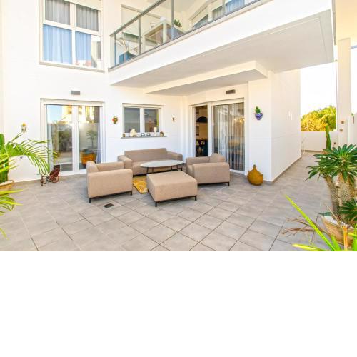 Apartamento Victoria Playa III con una gran terraza