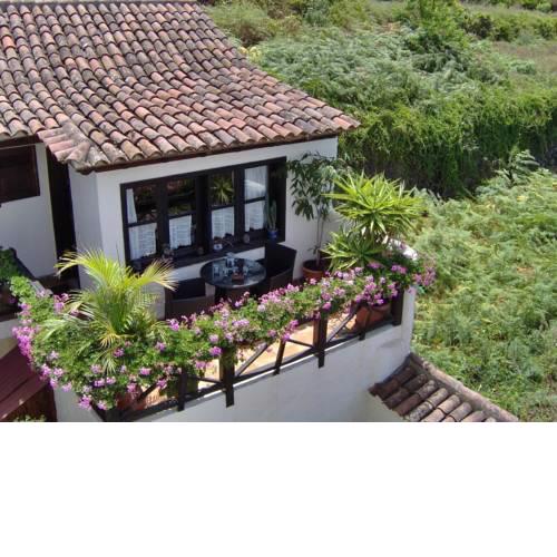 Apartamentos-Monasterio-de-San-Antonio-Rustikals-Apartment-mit-Balkon-und-Meerblick