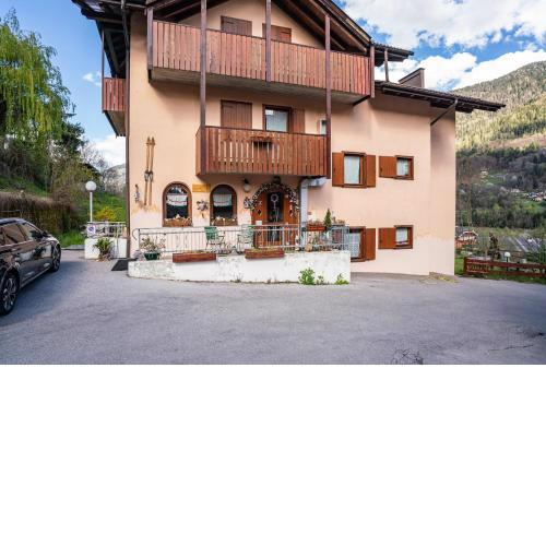 Aparthotel Alperose Strembo