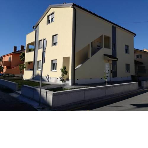ApartIzola