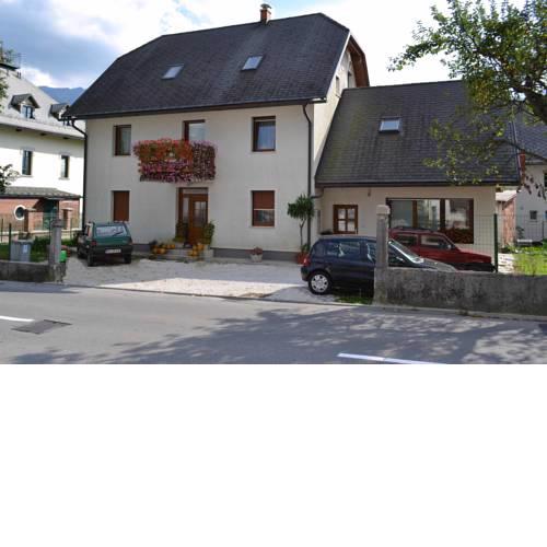 Apartmaji pri Ticelnu