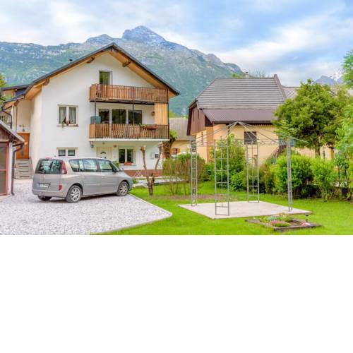 Apartmaji SLATENIK