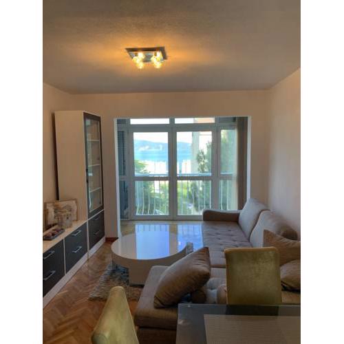 APARTMAN MORE