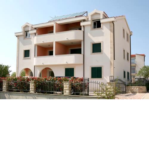 Apartmani Bašić Rogoznica