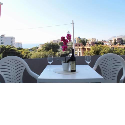 Apartmani LENA