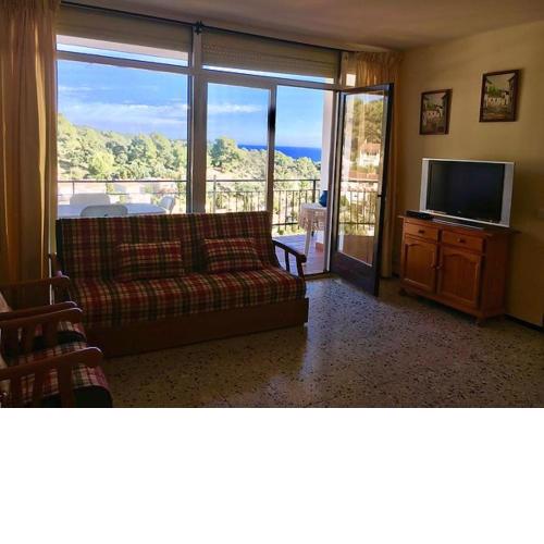 Apartment - 2 Bedrooms with Pool and Sea views young people group not allowed - 08025