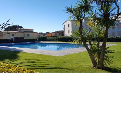 Apartment - 2 Bedrooms with Pool and WiFi young people group not allowed - 04775