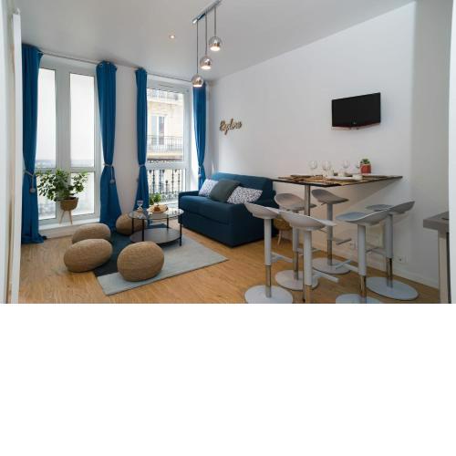 Apartment 2 bedrooms in Paris 8th