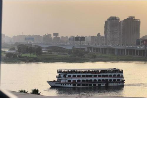 Apartment 3 bedrooms - Nile view with delicious breakfast