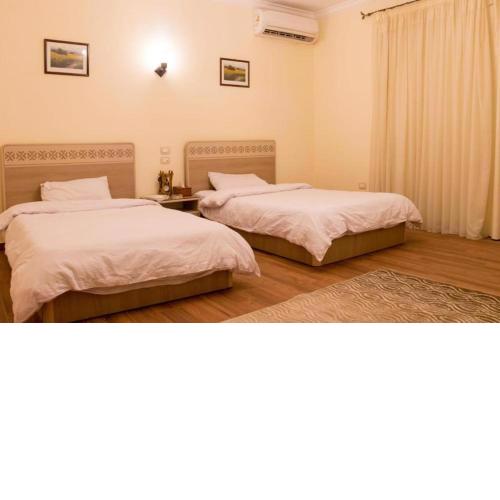 Apartment 300m consisting of 3 rooms, American kitchen, 2 bathrooms, 2 reception, 1 living room, Hotel finishing
