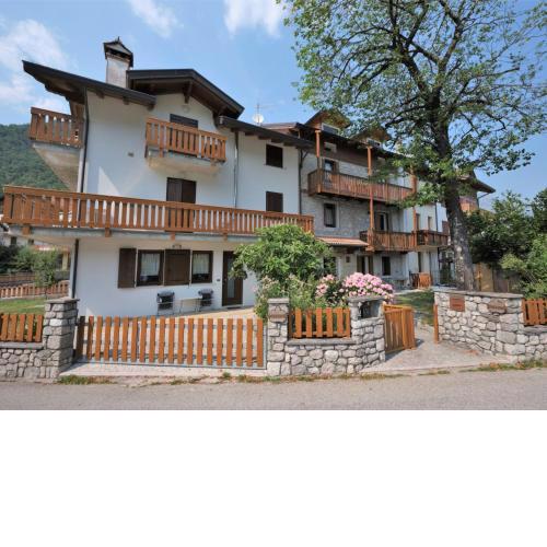 Apartment Albergo Diffuso - Cjasa de Pagnocca-4 by Interhome