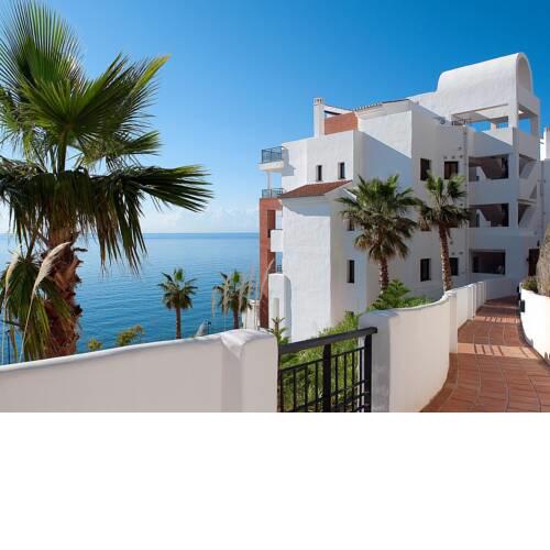 Apartment Amazing 3 bedrooms front sea view