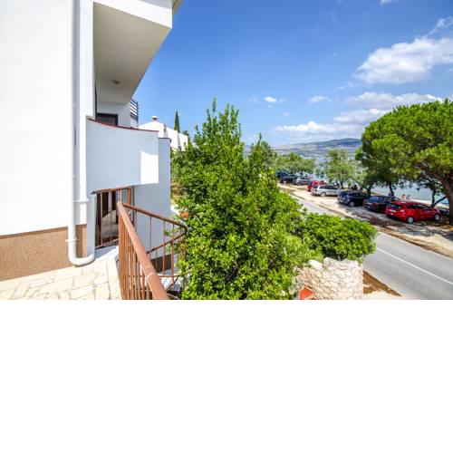 Apartment and Rooms Jozo